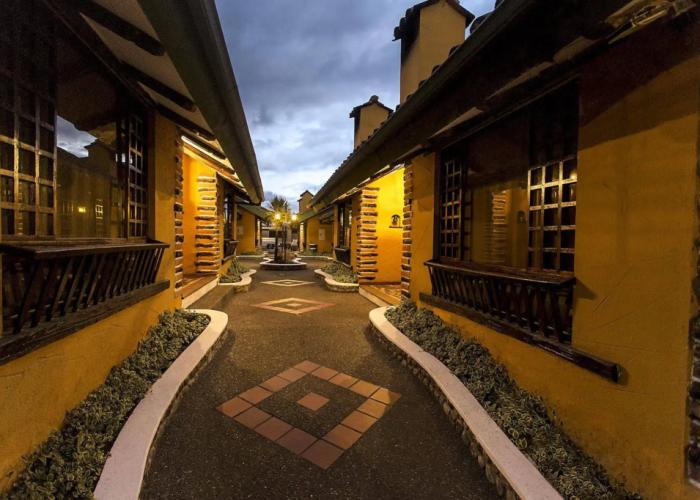 Hotel Rumipamba de las Rosas