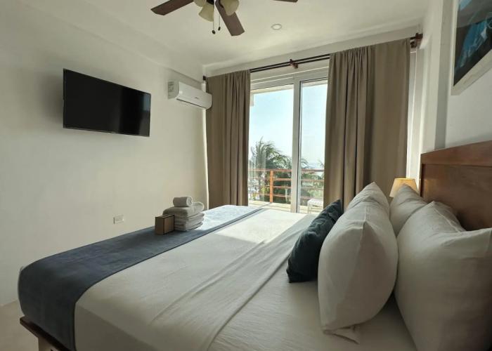 Noah Beach Hotel & Suites