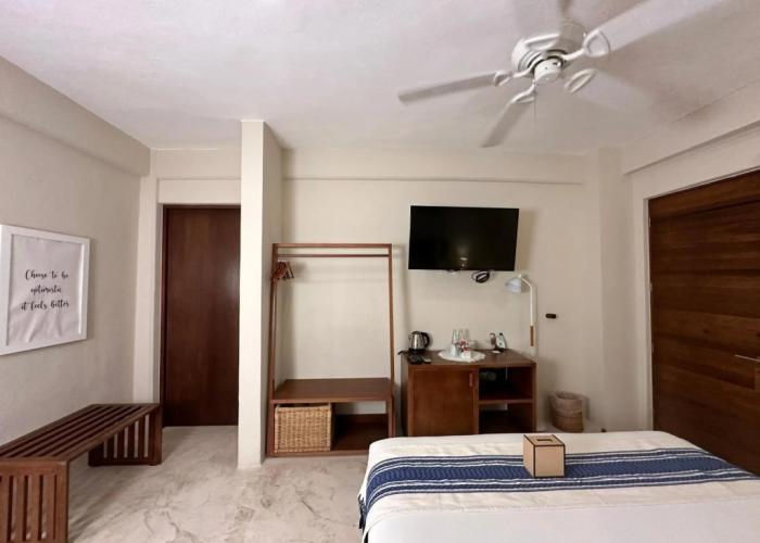 Noah Beach Hotel & Suites