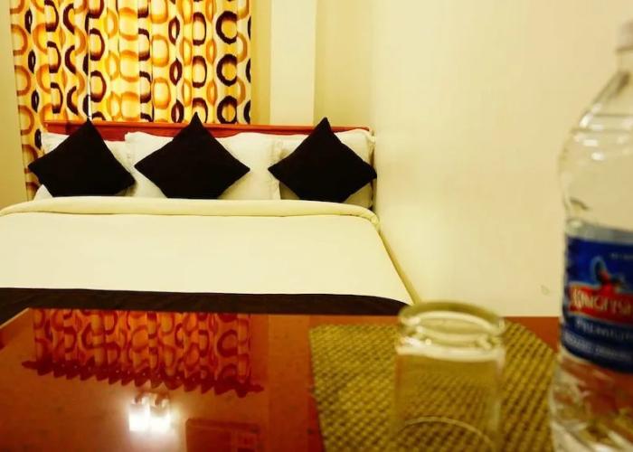 Thayamkery's Royal inn