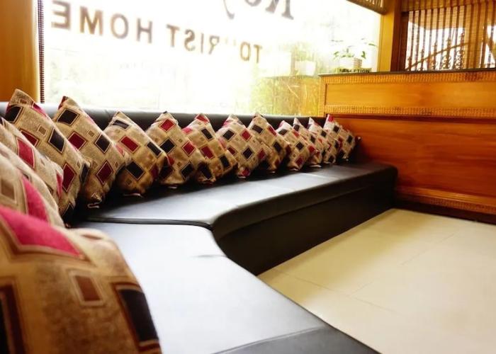 Thayamkery's Royal inn