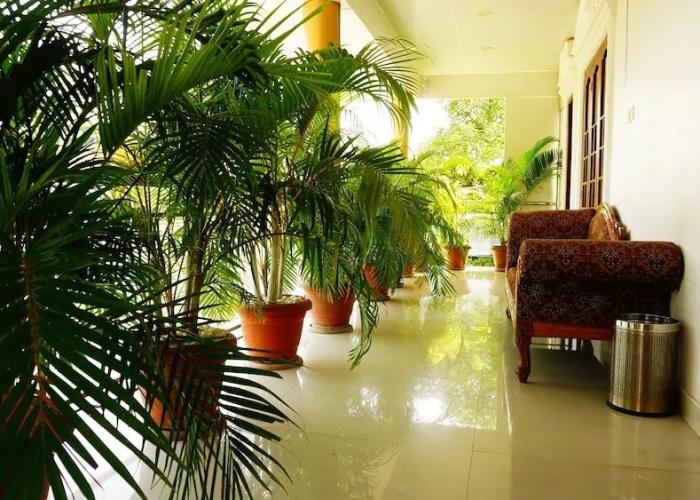Thayamkery's Royal inn