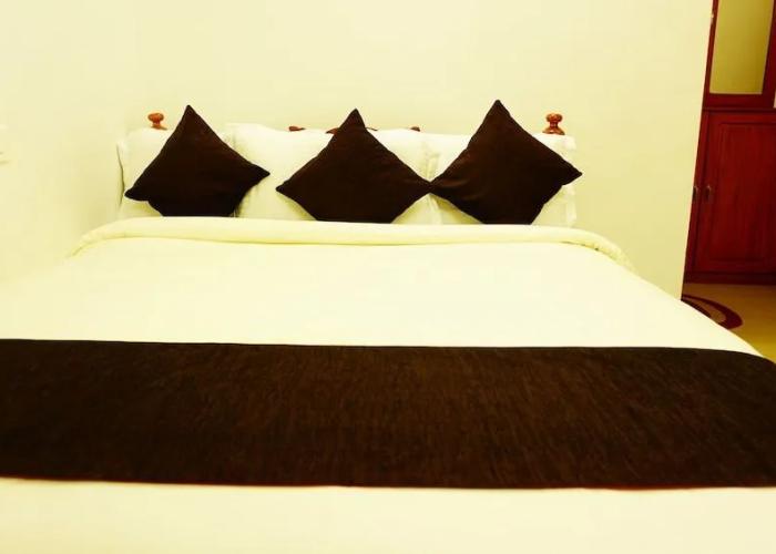 Thayamkery's Royal inn