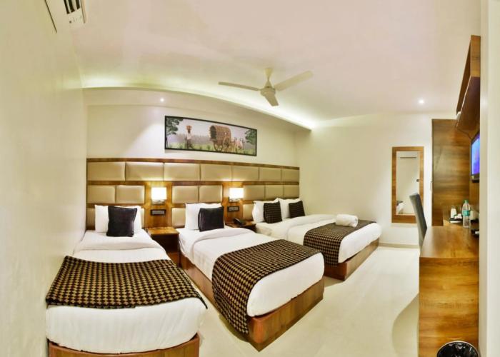 Aura One Hotel