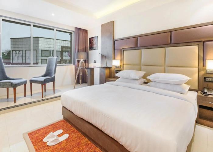 Aura One Hotel