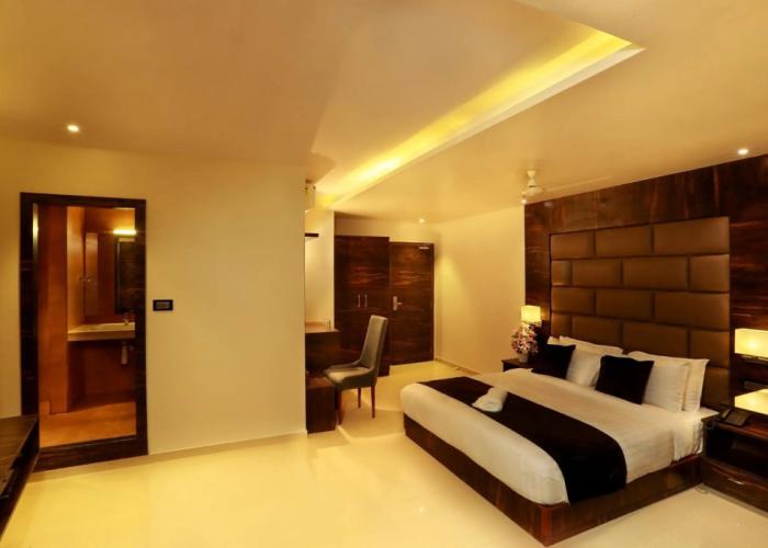 Aura One Hotel