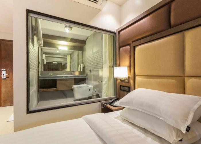 Aura One Hotel