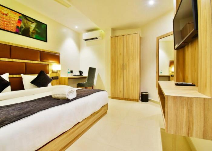 Aura One Hotel