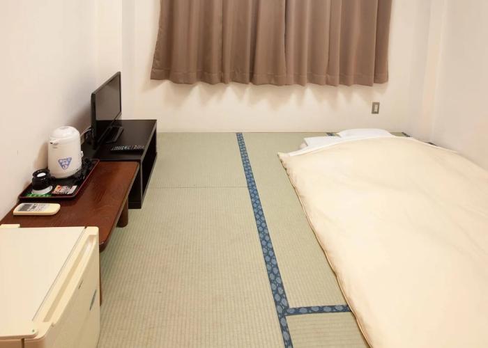 Business Hotel Isesaki Heisei INN