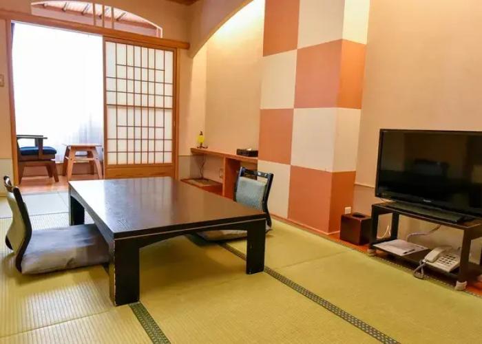 Hamazen Ryokan