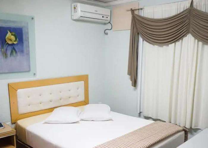 Rosa's Hotel