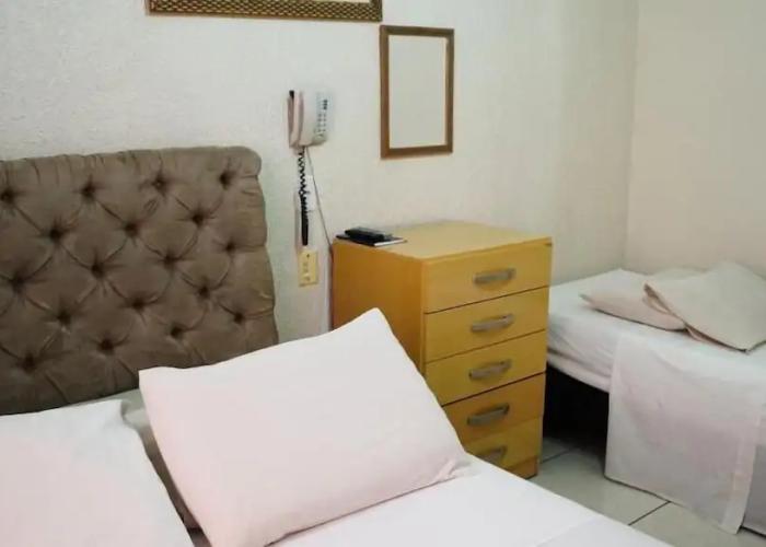 Rosa's Hotel