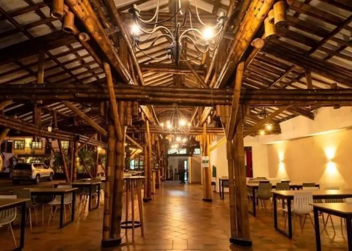 Hotel Vanguardia Natural