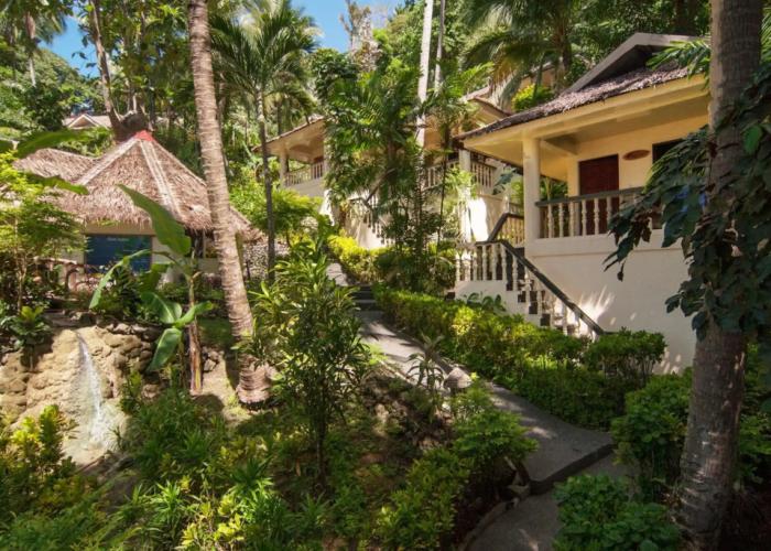 Easy Diving and Beach Resort