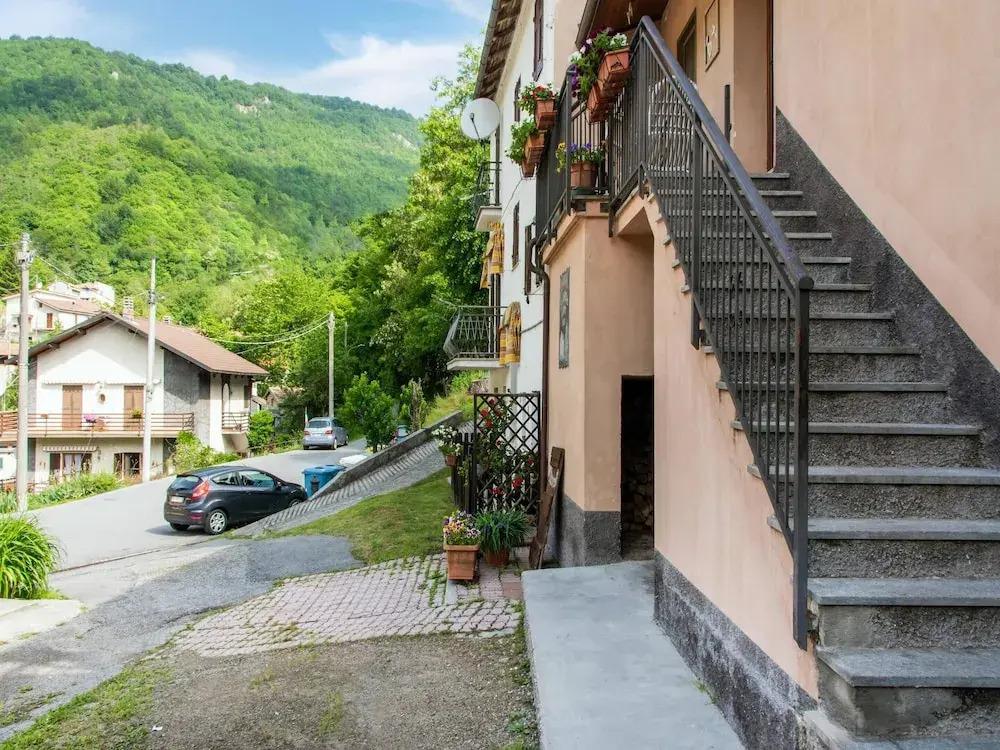 Holiday Home With Garden in the Ligurian Hinterland