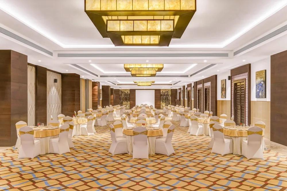 фото Lemon Tree Premier Dwarka