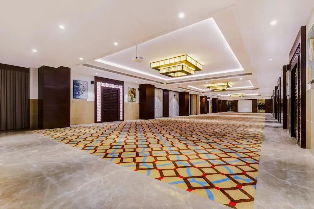 фото Lemon Tree Premier Dwarka