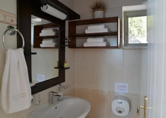 Akrolithi Guesthouse