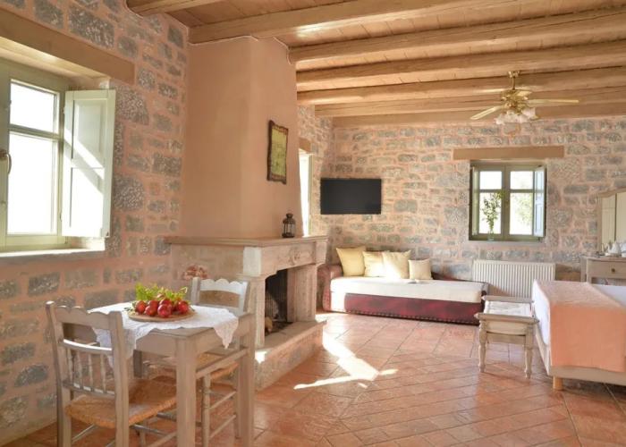 Akrolithi Guesthouse