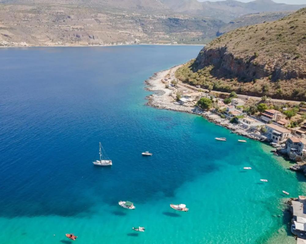 фото Yerma Suites Limeni