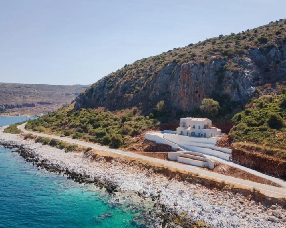 фото Yerma Suites Limeni