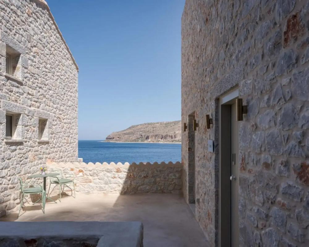 фото Yerma Suites Limeni