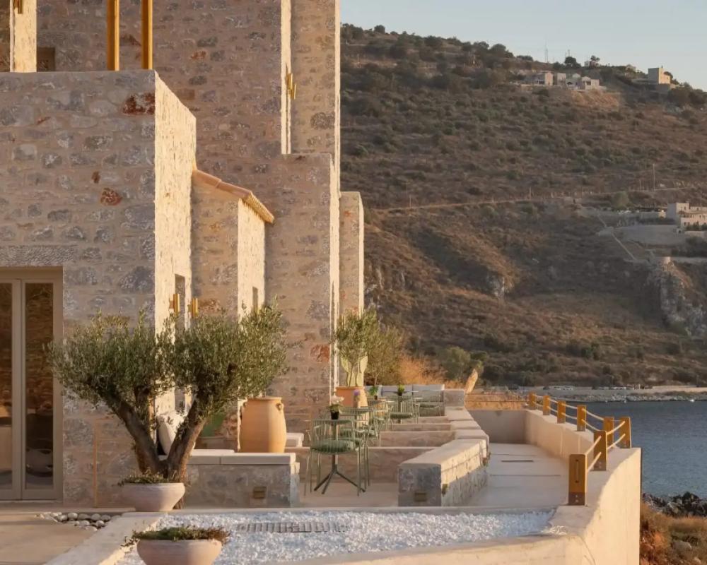 фото Yerma Suites Limeni