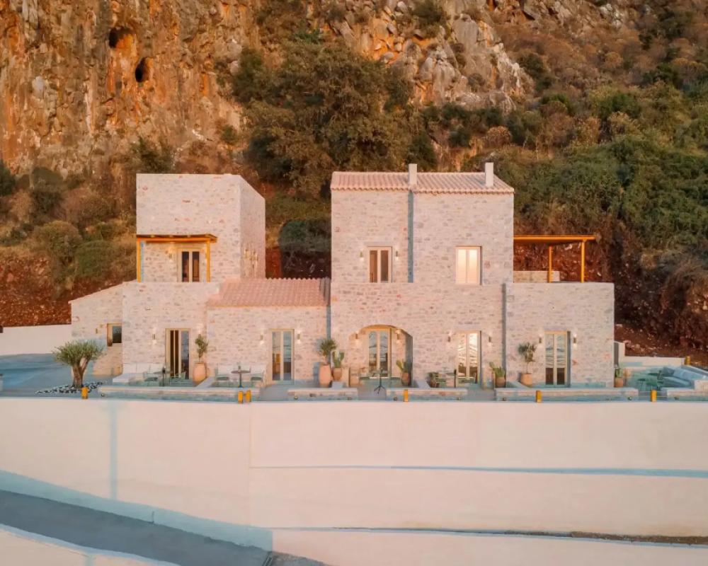 фото Yerma Suites Limeni