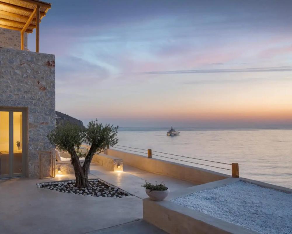 фото Yerma Suites Limeni