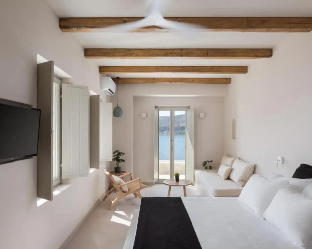 фото Yerma Suites Limeni