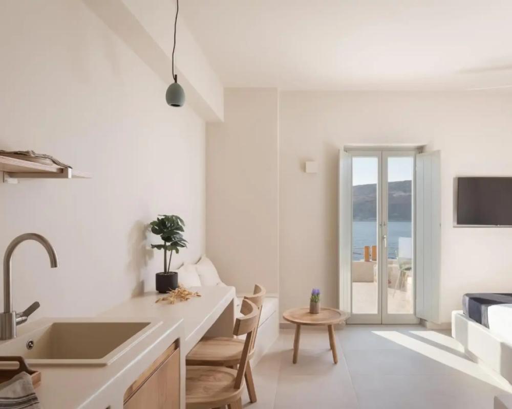 фото Yerma Suites Limeni