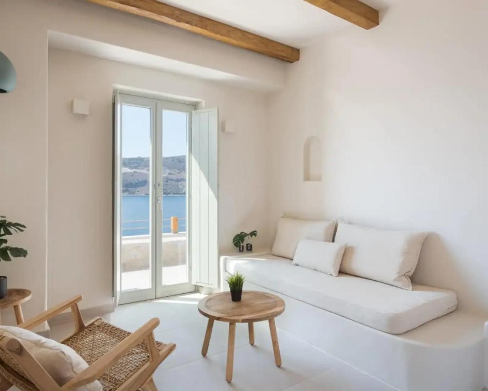 фото Yerma Suites Limeni