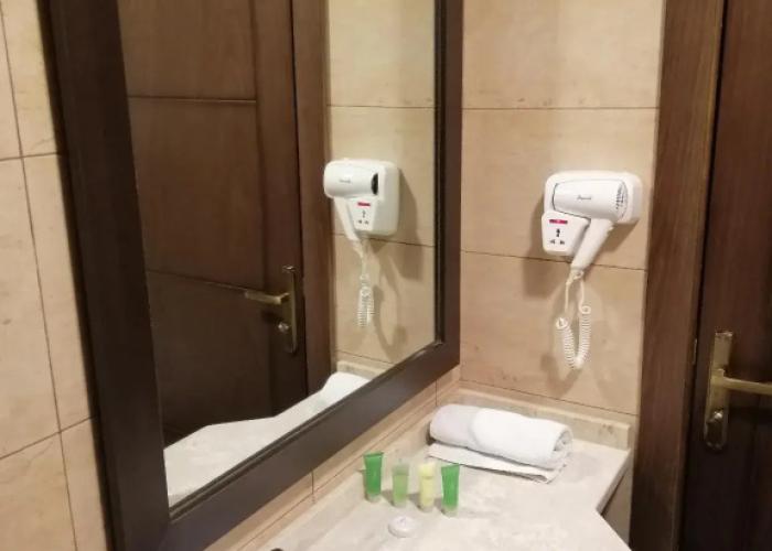 Seven Days Hotel
