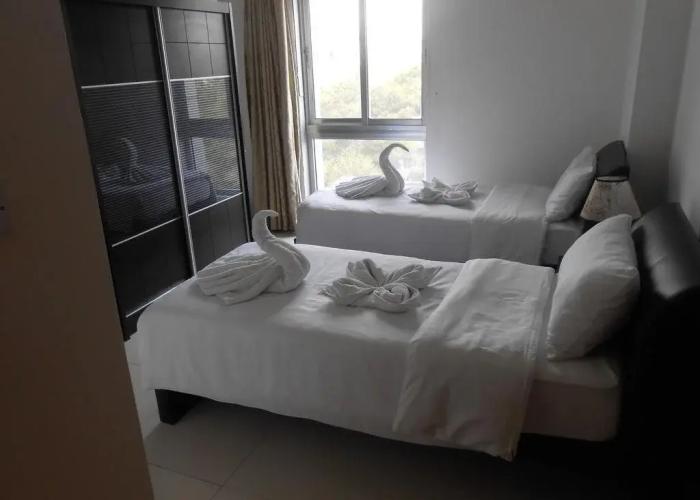 Seven Days Hotel