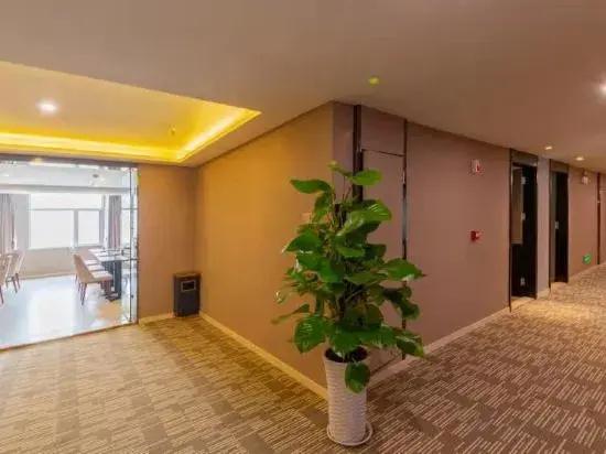 Weinan Huiou Collection Hotel