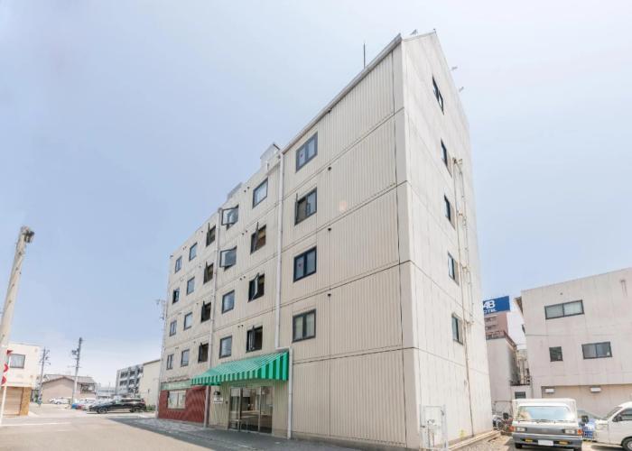 Tabist IWATA Station Hotel