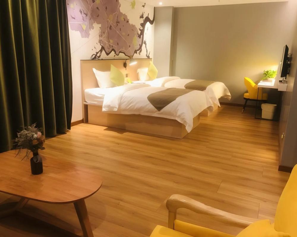 Vatica Huanggang Luotian County City Square Hotel