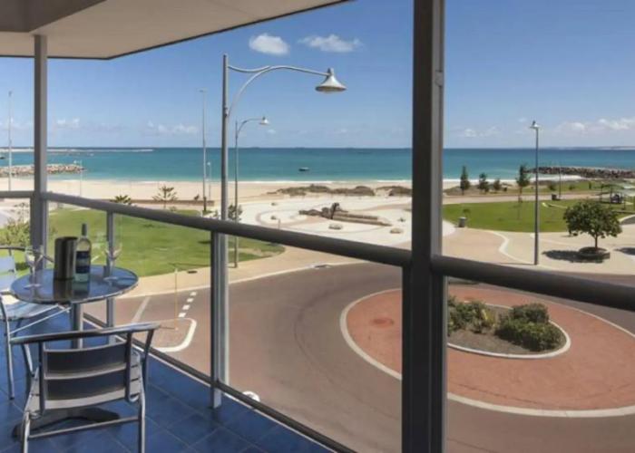 Ocean Centre Hotel