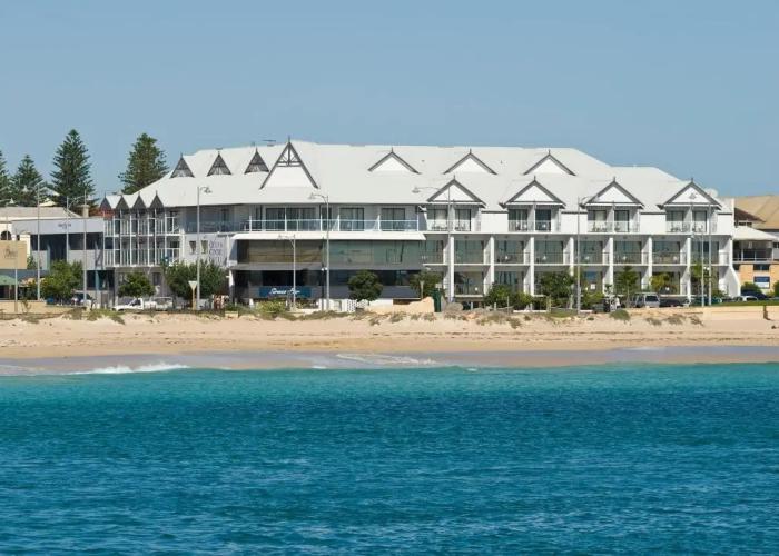 Ocean Centre Hotel