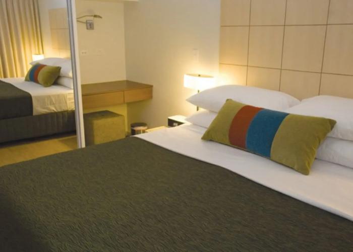 Broadwater Mariner Resort