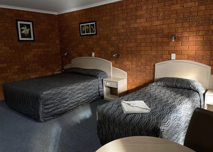 Yambil Inn Motel
