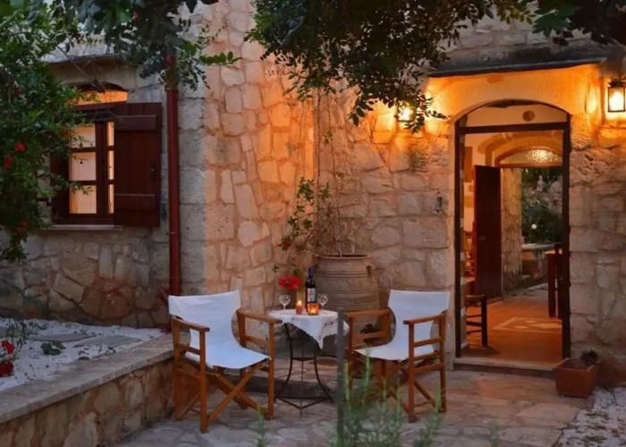 Apanemia Stone House in Crete