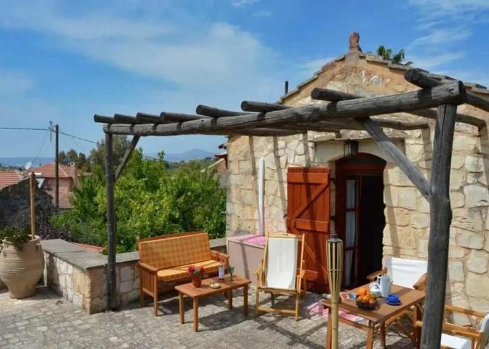 Apanemia Stone House in Crete