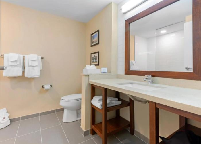 Comfort Inn & Suites