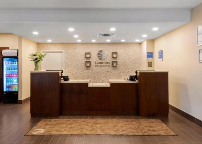 Comfort Inn & Suites