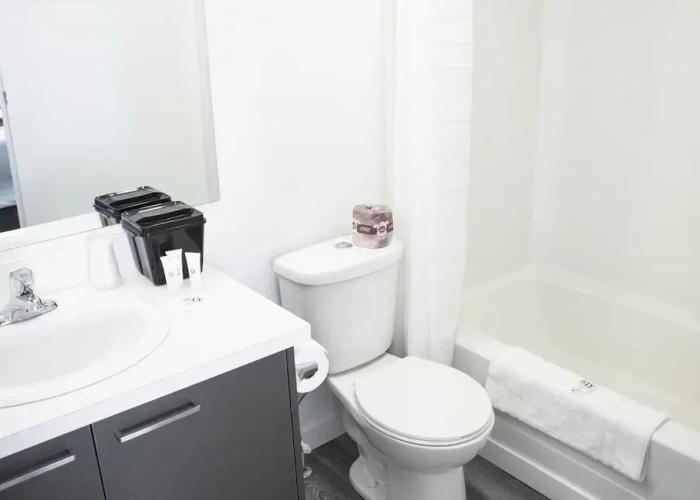 Bowmanville Marina Inn & Suites