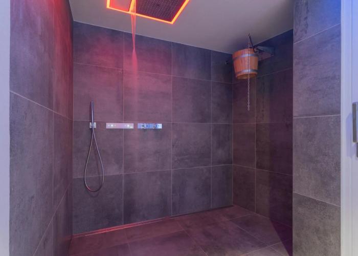 Valarin Napoli Luxory Apartment Wellness