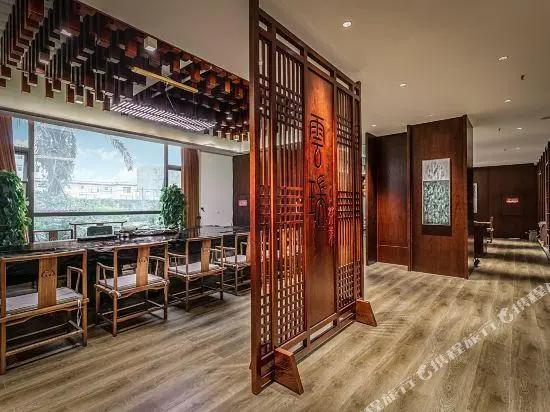 Yunyi Zhenyue Garden Hotel