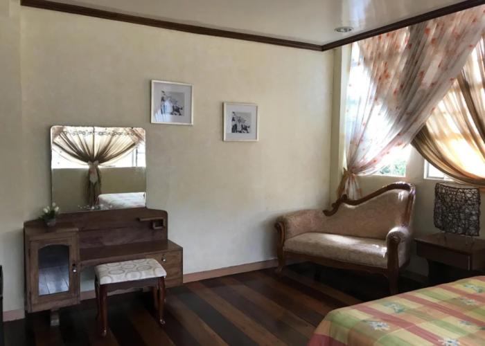 La Casa Roa Hostel
