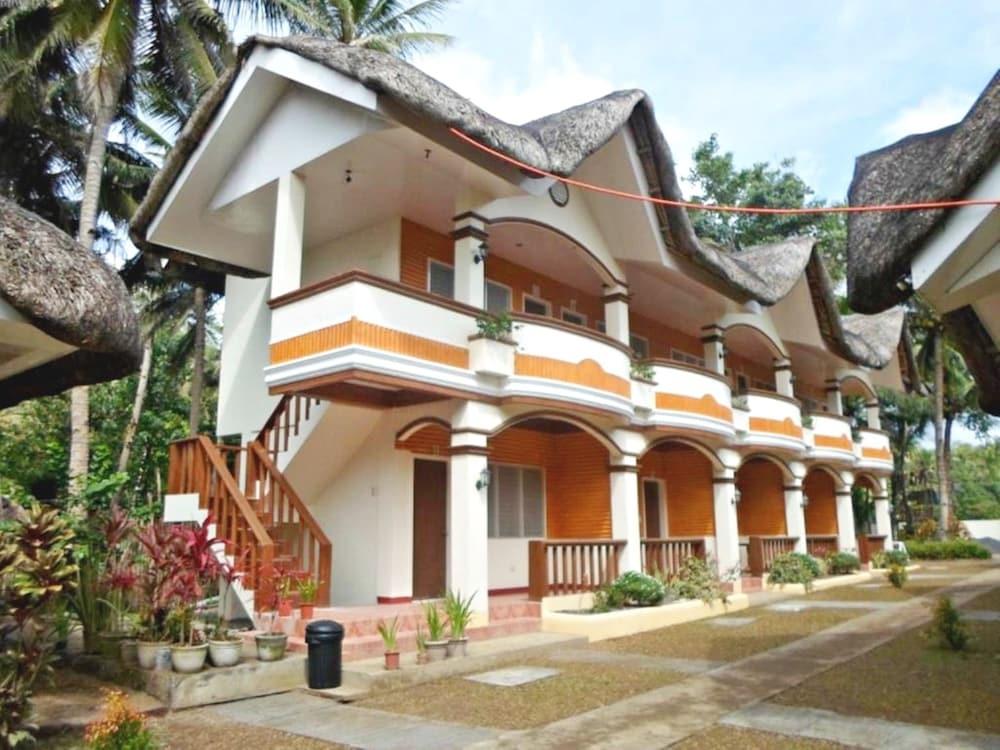 AGM Beachfront Resort & Resto